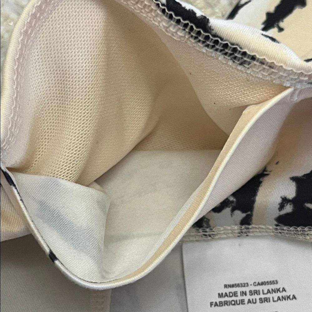 NWOT Women's Nike One Luxe Resort Mid-Rise 7/8 Cream Leggings XL Gym Training - Picture 10 of 11